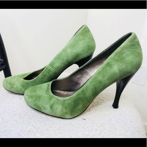 Two Lips sexy green suede pump. Size 8